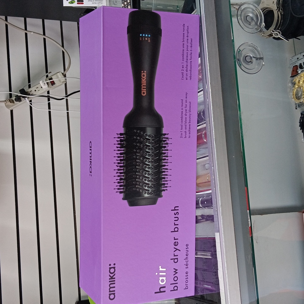 Hair blow dryer brush